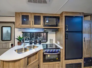 2021 Heartland RVs Pioneer Travel trailer rental in Wyoming, MN