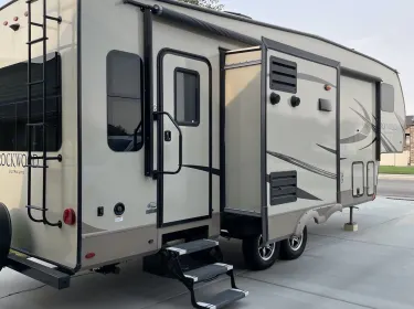 2019 Forest River Rockwood Ultra Lite Fifth-wheel rental in Destin, FL