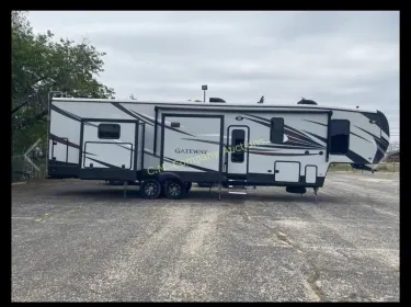 2017 Heartland Gateway Fifth-wheel rental in New Braunfels, TX