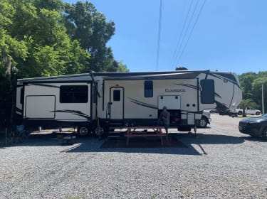 2019 Heartland RVs Elkridge Fifth-wheel rental in Clarkston, MI