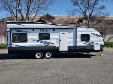 2018 Forest River Salem Cruise Lite Toy hauler rental in Clovis, CA
