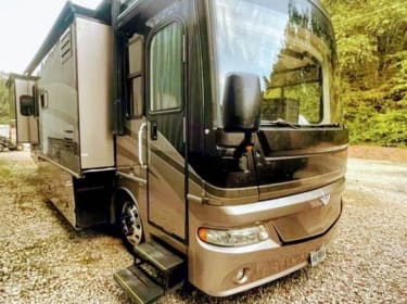2008 Fleetwood Expedition 38F Class A rental in YORK, SC
