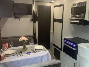 2022 Jayco Jay Flight Travel trailer rental in Courtice, ON