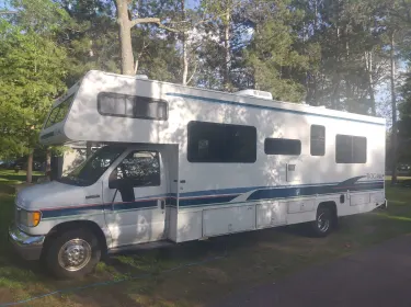 1996 Fleetwood Tioga Class C rental in Baxter, MN