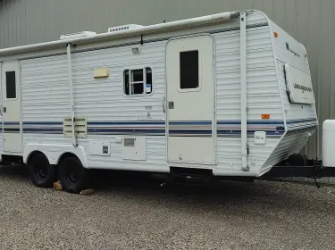 2000 Sunnybrook Sunnybrook Trailer Travel trailer rental in Sister Bay, WI