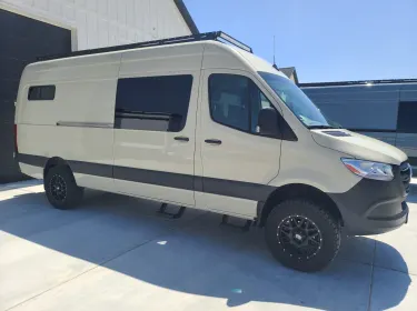 2020 Mercedes-Benz Sprinter RV Motorhome Campervan Camper van rental in Rock Springs, WY
