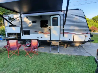 2020 Dutchmen Coleman Lantern LT Travel trailer rental in White, GA