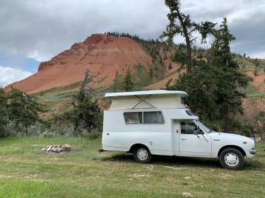 1976 Chinook Toyota Camper van rental in Belgrade, MT