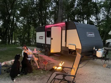 2021 Dutchmen Coleman Lantern LT Travel trailer rental in New Prague, MN