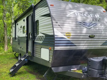2020 Crossroads RV Zinger Lite Travel trailer rental in Kewaunee, WI