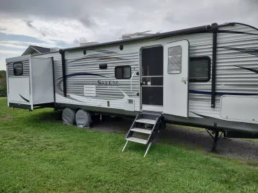 2017 Forest River Salem Travel trailer rental in Pinnacle, NC