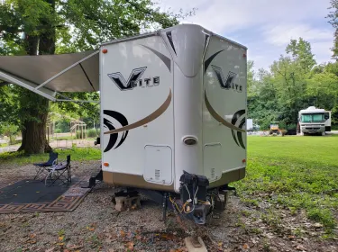 2011 FlagSTF/FR VLITE21WRS Travel trailer rental in WILLIAMSBURG, OH
