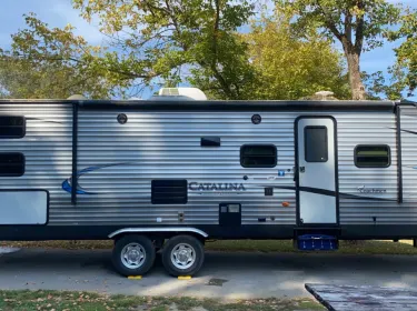 2018 Coachmen 5ZT2CAUB5JU029455 Travel trailer rental in Belleville, IL