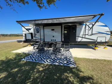 2021 Forest River Cherokee Alpha Wolf Travel trailer rental in Dunnellon, FL