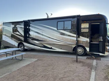 2013 Berkshire Berkshire Motorhome Class A rental in CHINA SPRING, TX