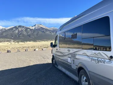 2008 Mercedes-Benz Sprinter RV Motorhome Campervan Camper van rental in Lakewood, CO