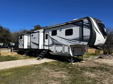 2021 Highland Ridge RV Silverstar Fifth-wheel rental in San Antonio, TX