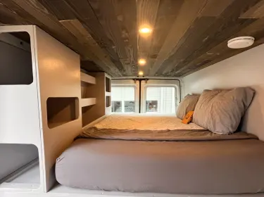 2006 Dodge Sprinter 2500 170ext Camper van rental in Raleigh, NC