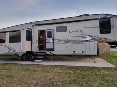 2017 Jayco Eagle Fifth-wheel rental in Ocala, FL
