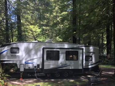 2020 Forest River Cherokee Arctic Wolf Fifth-wheel rental in Goodyear, AZ