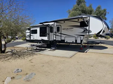 2022 Grand Design Reflection Fifth-wheel rental in Beaumont, CA
