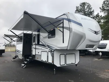 2022 Keystone Avalanche Fifth-wheel rental in Orlando, FL