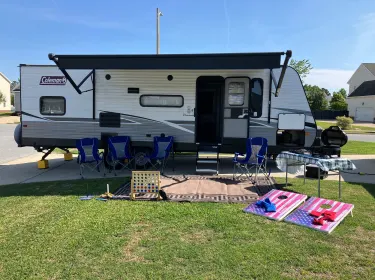 2021 Dutchmen Coleman Lantern LT Travel trailer rental in Winterville, NC