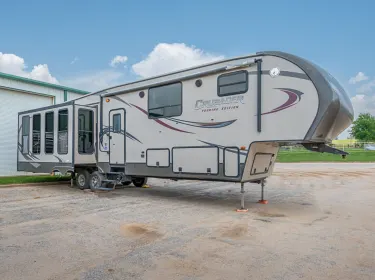 2014 Crusader Crusader Fifth Wheel Fifth-wheel rental in TYLER, TX