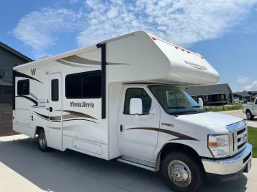 2014 Winnebago Minnie Winnie Class C rental in Summerset, SD