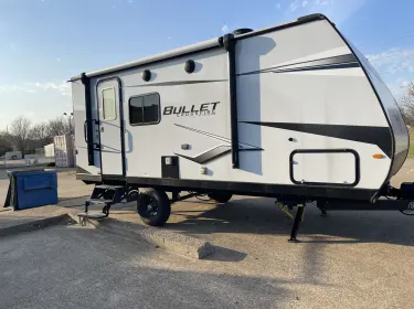 2022 Keystone RV Bullet Crossfire Travel trailer rental in Arlington, TX