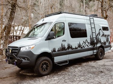 2022 Mercedes-Benz Sprinter 170 4x4 Camper van rental in Bountiful, UT