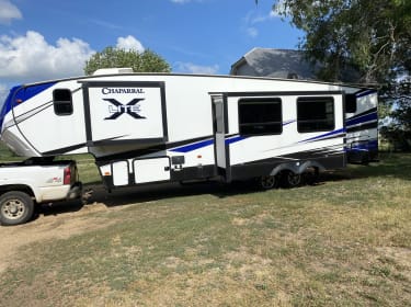 2018 Forest River Coachmen Chaparral X-Lite Fifth-wheel rental in Parker, SD