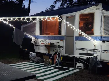 2004 Forest River Rockwood Premier Folding trailer rental in St. Paul, MN