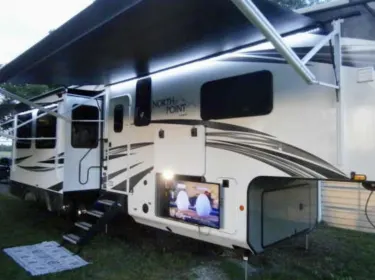 2021 Jayco North Point Fifth-wheel rental in Brooksville, FL