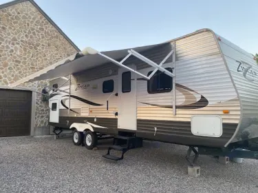 2014 Crossroads RV Zinger Travel trailer rental in Rexburg, ID
