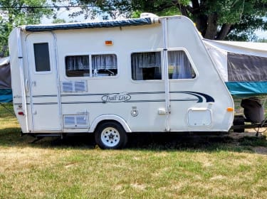 1998 Other Other Travel trailer rental in Ithaca, MI