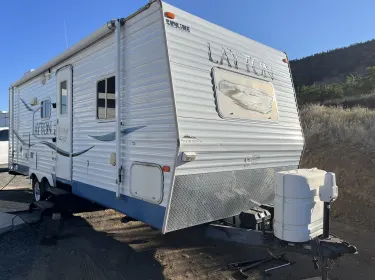 2007 Layton Layton Trailer Travel trailer rental in Klamath Falls, OR