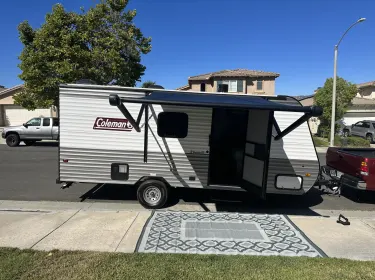 2023 Dutchmen Coleman Lantern LT Travel trailer rental in Temecula, CA