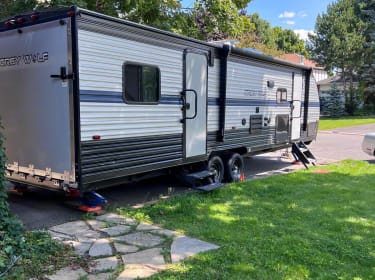 2019 Forest River Cherokee Grey Wolf Toy hauler rental in Ottawa, ON