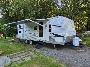 2010 Crossroads RV Zinger Travel trailer rental in Middleborough, MA