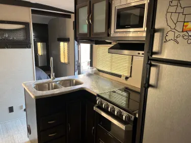 2020 Coachmen 2963bh Travel trailer rental in Carlsbad, NM