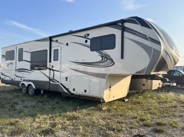 2020 Grand Design Solitude Fifth-wheel rental in Grande Prairie, AB