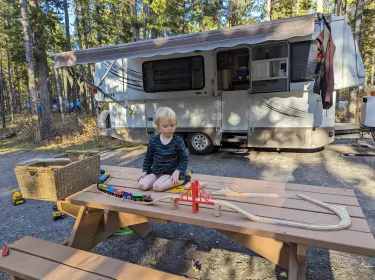 2007 Hi Lo 2307c Travel trailer rental in Calgary, AB
