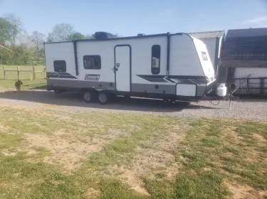 2023 Dutchmen Coleman Lantern LT Travel trailer rental in Lewisburg, TN