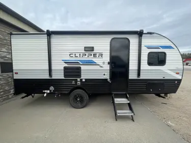2024 Coachmen Clipper Travel trailer rental in Appleton, WI