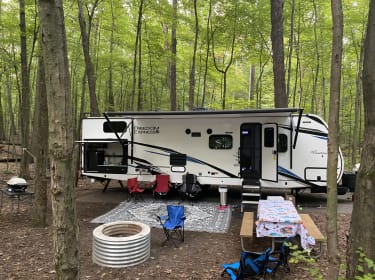 2022 Coachmen Freedom Express Travel trailer rental in Roseville, MI