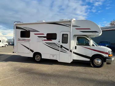 2020 Thor Freedom Elite 22HE Class C rental in Sacramento, CA