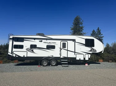 2021 Grand Design Reflection Fifth-wheel rental in Colfax, CA