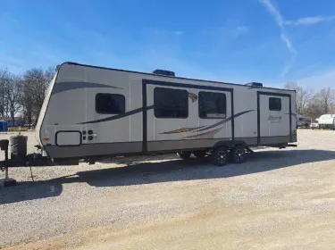 2015 Keystone sprinter campfire edition Travel trailer rental in Manchester, TN