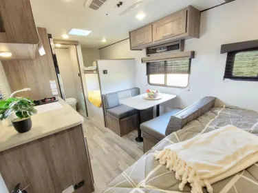 2022 Crossroads RV Zinger Lite Travel trailer rental in Boise, ID